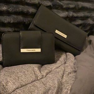 Tahari wallet set